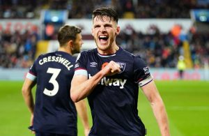 West Ham march on with thumping win over 10-man Aston Villa