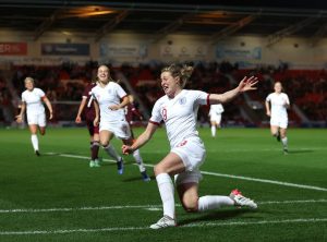 Ellen White กลายเป็นผู้ทำประตูสูงสุดตลอดกาลของ England Women ในการทำลายสถิติลัตเวีย 20-0